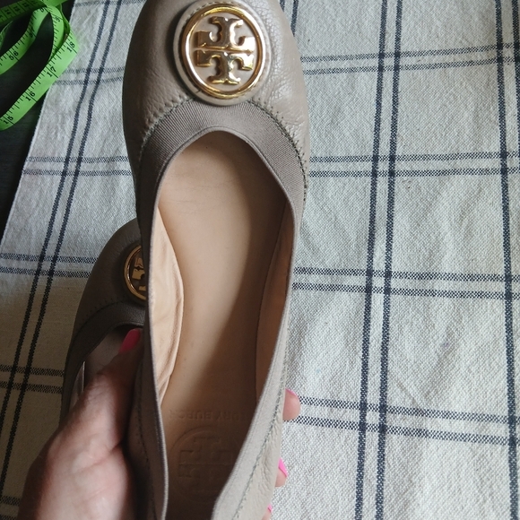 Tory Burch Caroline Flats - Picture 8 of 12